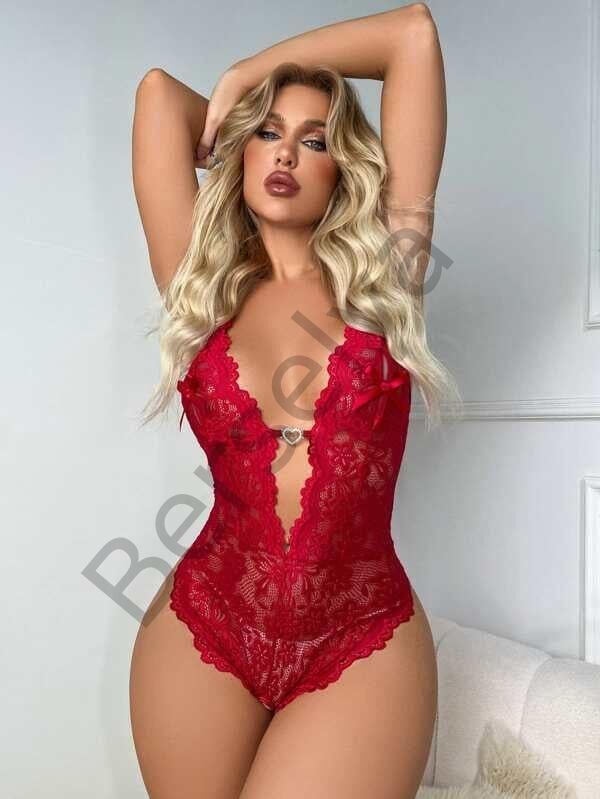 Metal Kalp Aksesuarlı Fantezi Dantelli Kırmızı Body