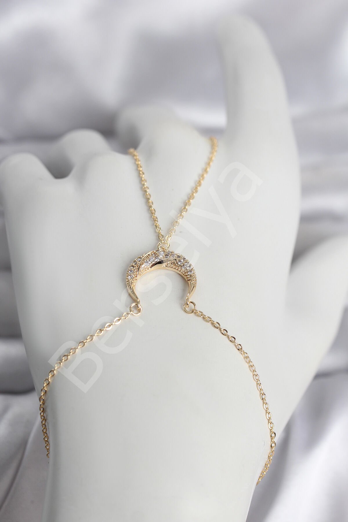 Pirinç Gold Renk Hilal Model Zirkon Taşlı Kadın Şahmeran