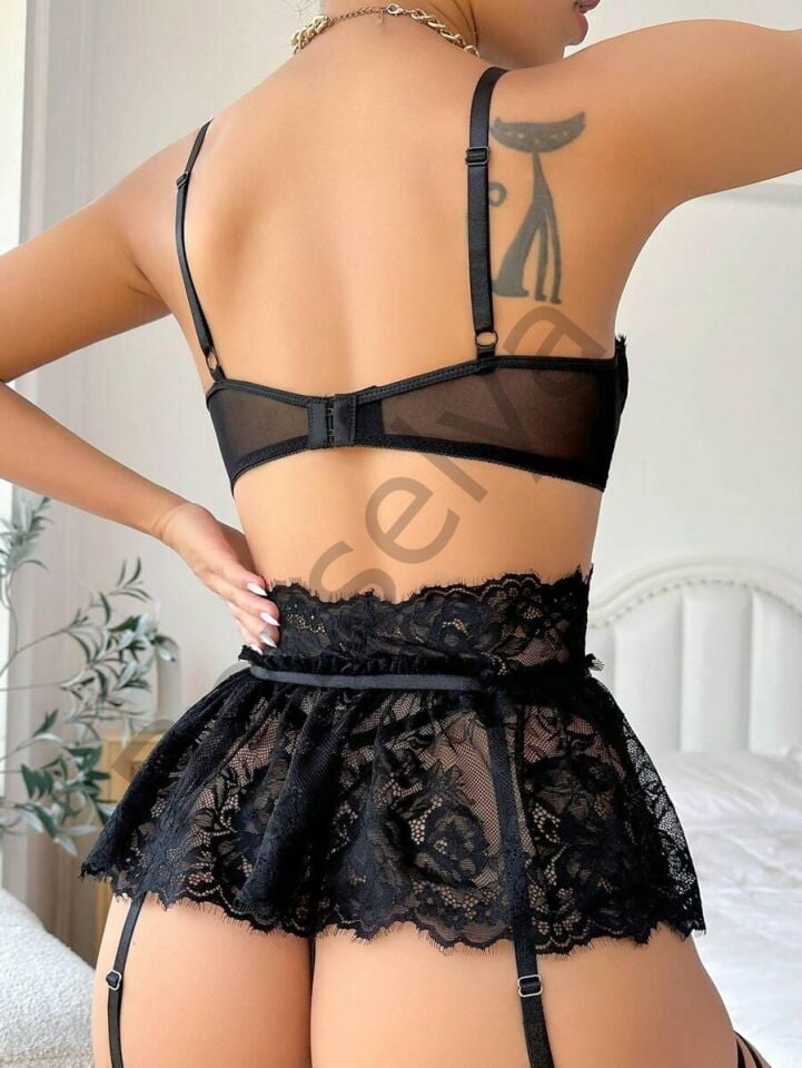 Siyah Dantelli Göğüs İp Detaylı Fantezi Jartiyer Takımı