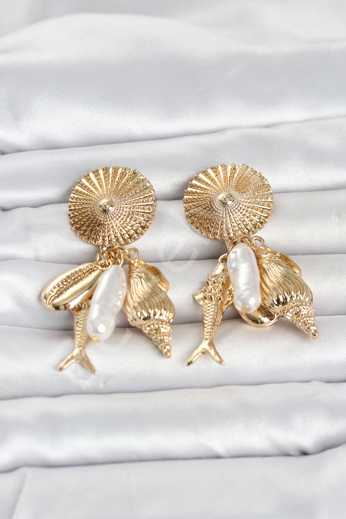 Gold Renk Deniz Temalı Vintage Kadın Küpe
