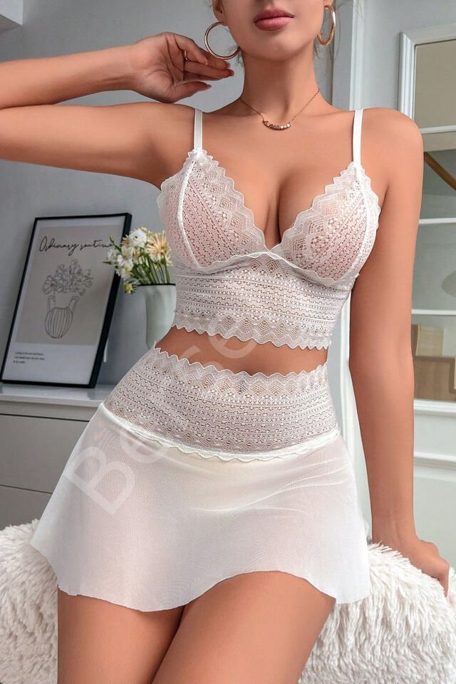 Kadın Beyaz Dantel Ve Tül Detaylı Etekli Şık Gecelik Takımı