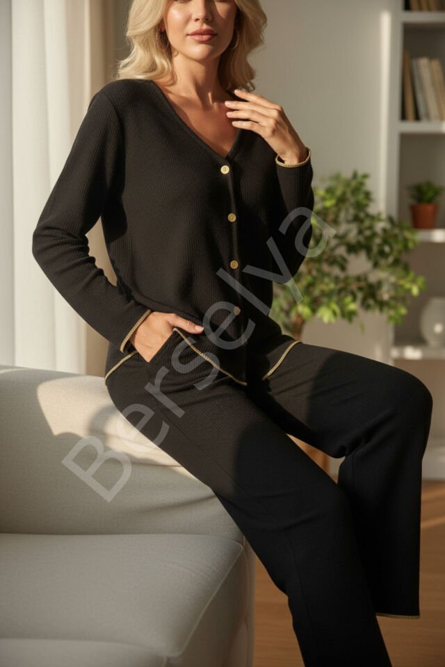 Premium Kadın Fitilli Pijama Takımı – Siyah Gold Biye Detaylı, Yumuşak Dokulu Ev Şıklığı