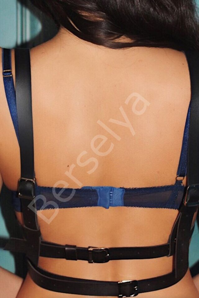 Siyah Göğsü Açık Fantazi Deri Harness Sütyen 1035