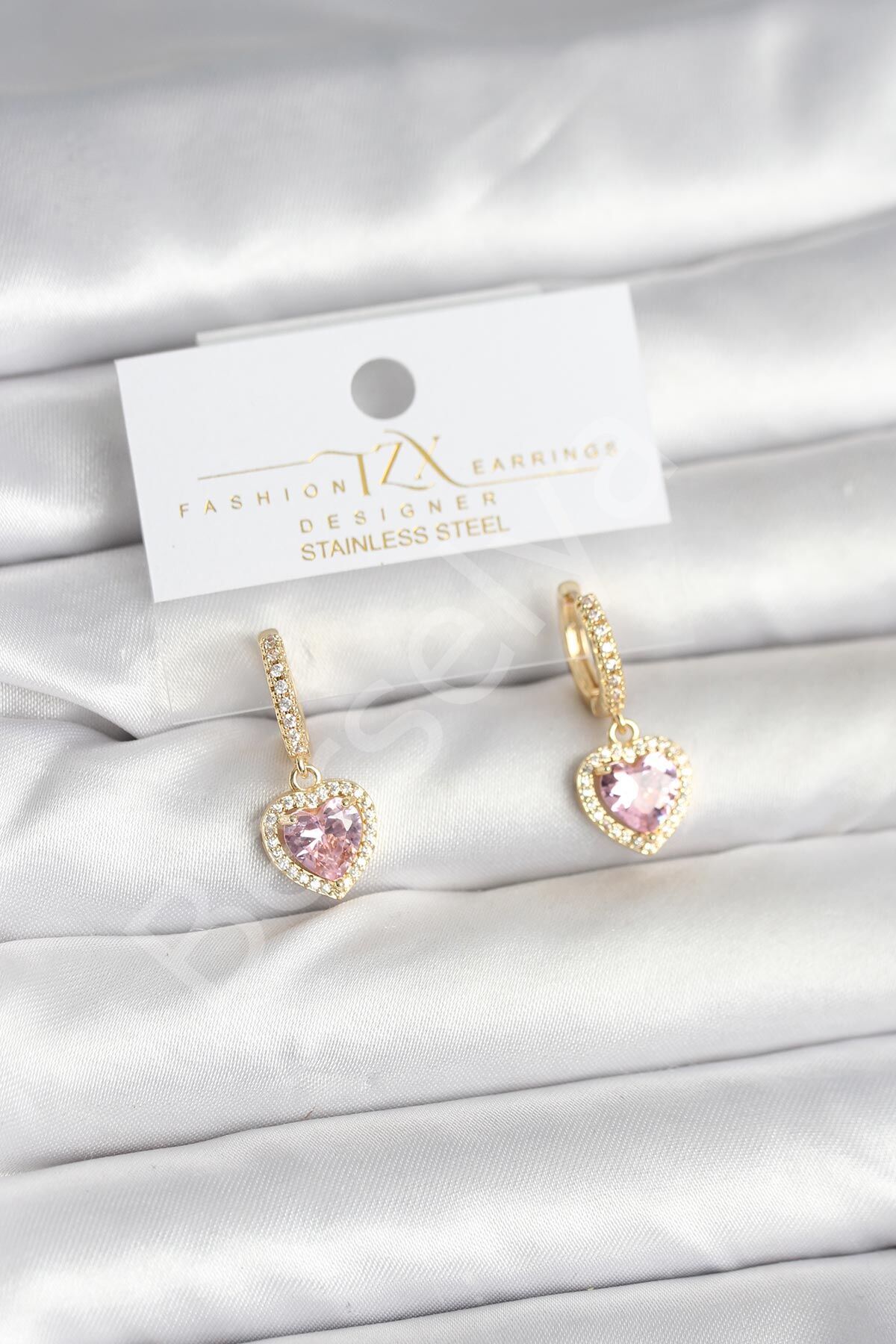 Pirinç Gold Pembe Renk Zirkon Taşlı Kalp Model Kadın Küpe