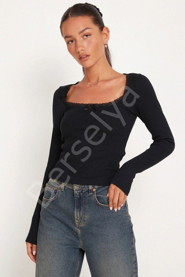 Kadın Siyah Kare Yaka Dantelli Uzun Kollu Crop Top Bluz