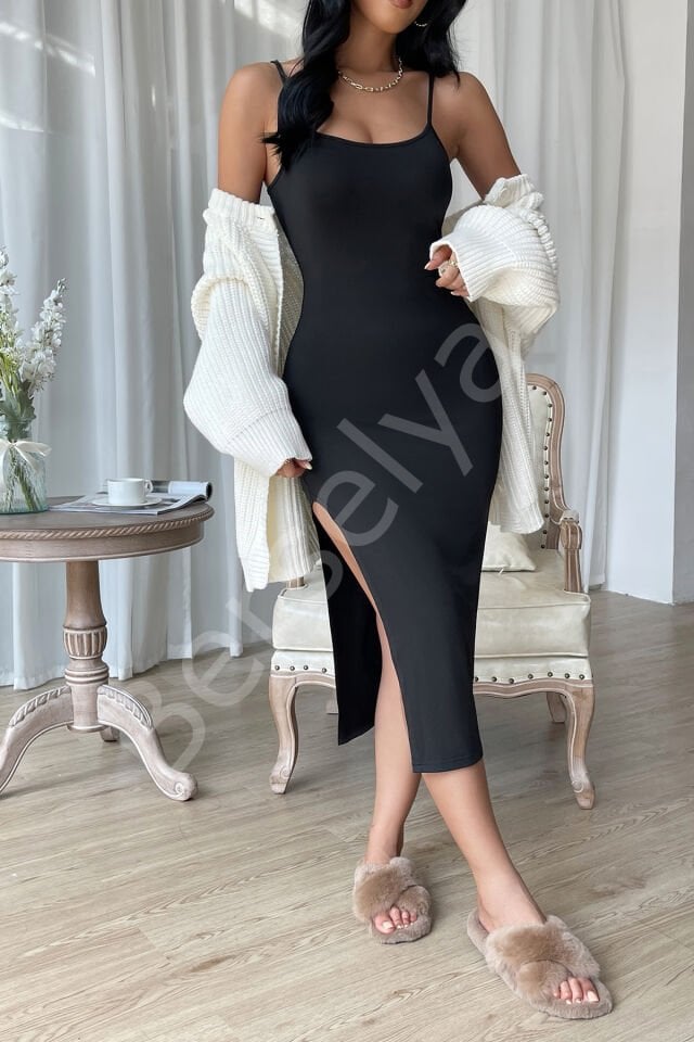 Kadın Siyah Yırtmaçlı Diz Altı Vücüdu Saran Gecelik