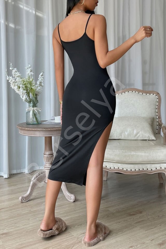 Kadın Siyah Yırtmaçlı Diz Altı Vücüdu Saran Gecelik