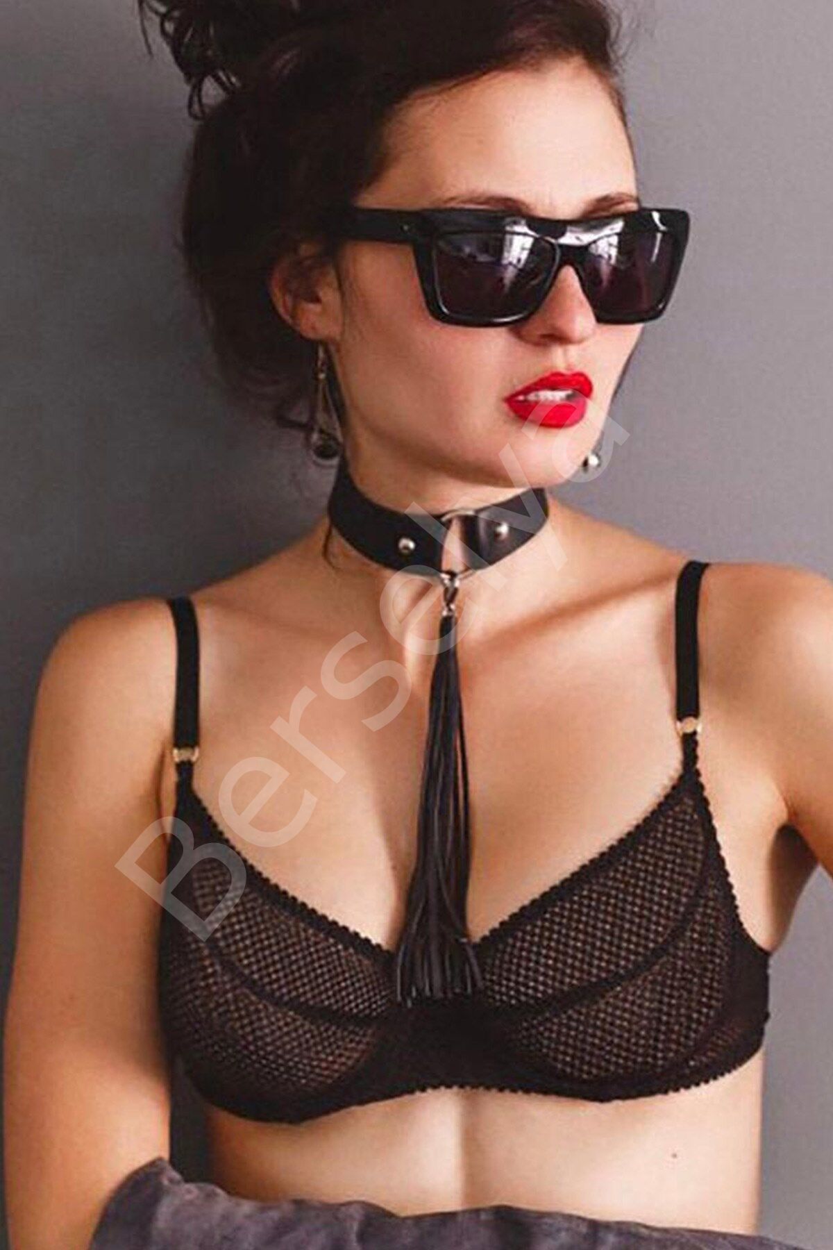 Aksesuarlı Siyah Deri Choker Boyunluk 1081