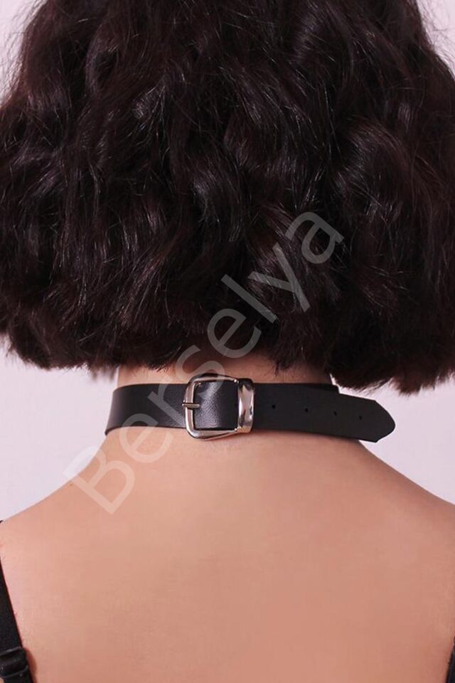 Aksesuarlı Siyah Deri Choker Boyunluk 1081