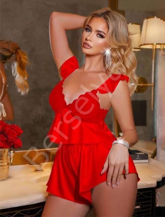 Kırmızı Dantel İşlemeli İnce Askılı Arkadan Bağlamalı Saten Şortlu Takım