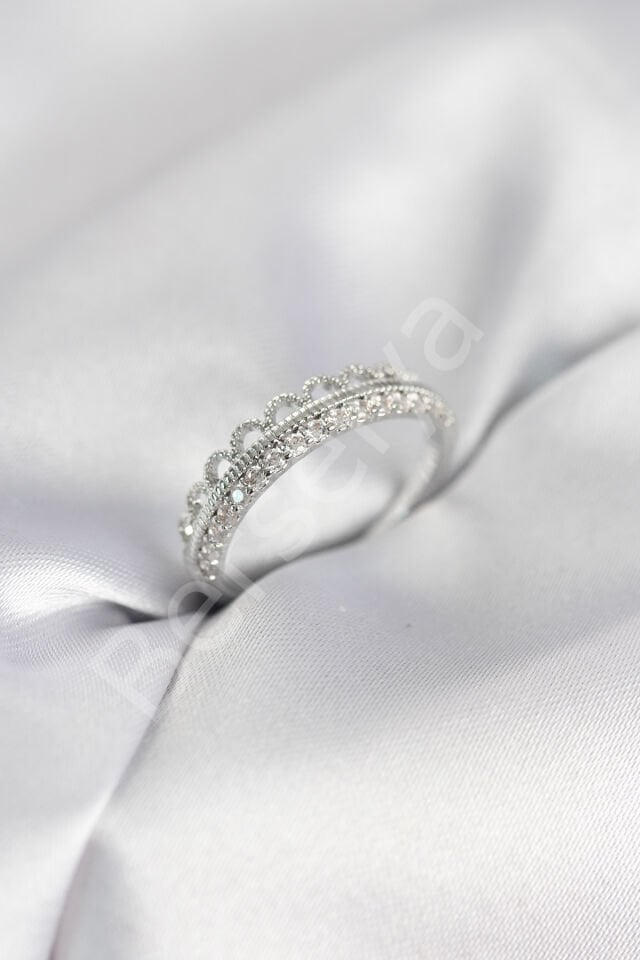 Motif Desenli Gümüş Renk Zirkon Taşlı Kadın Yüzük