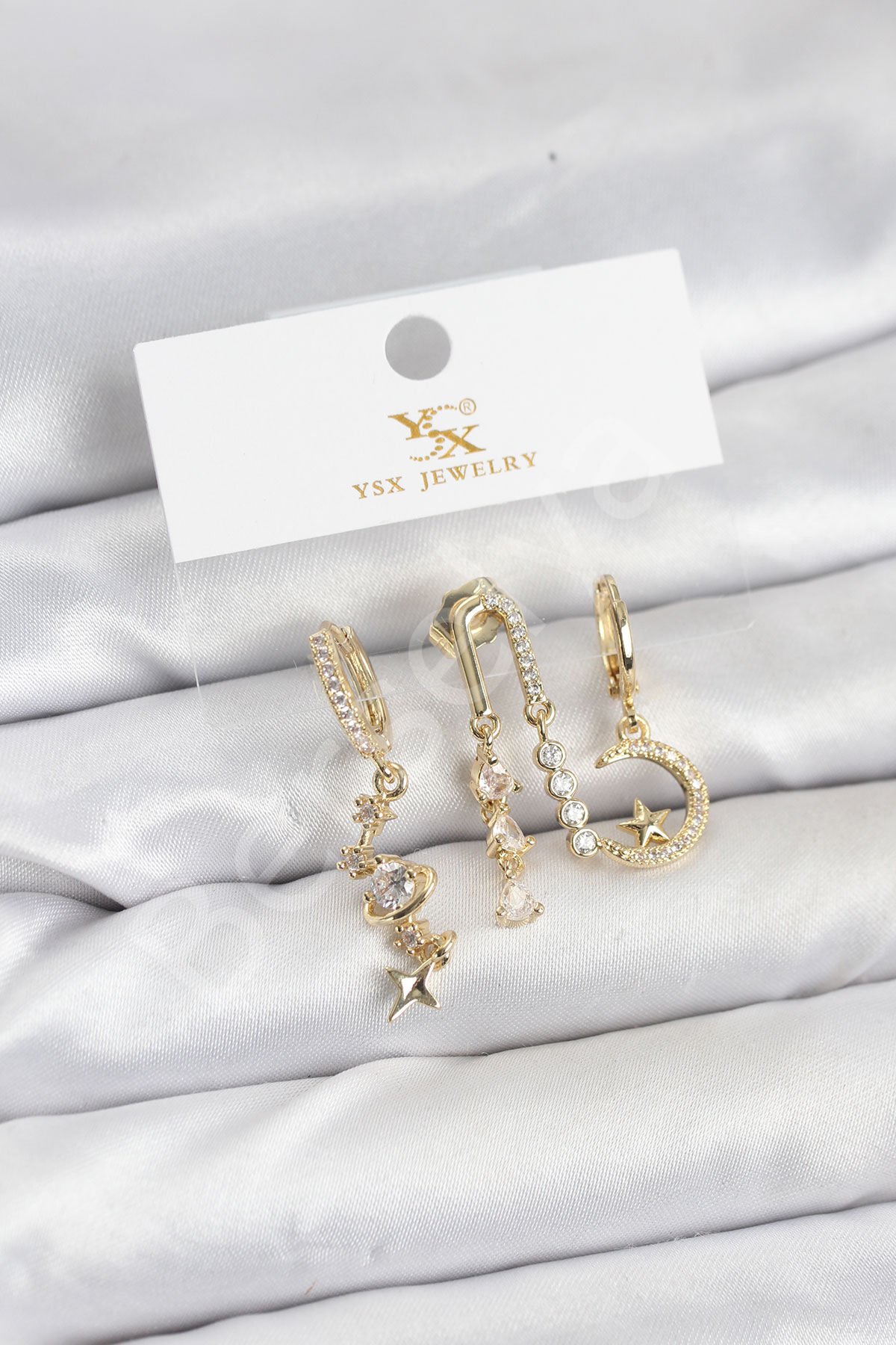 Pirinç Gold Renk Zirkon Taşlı Uzay Model YSX Trio Küpe Seti