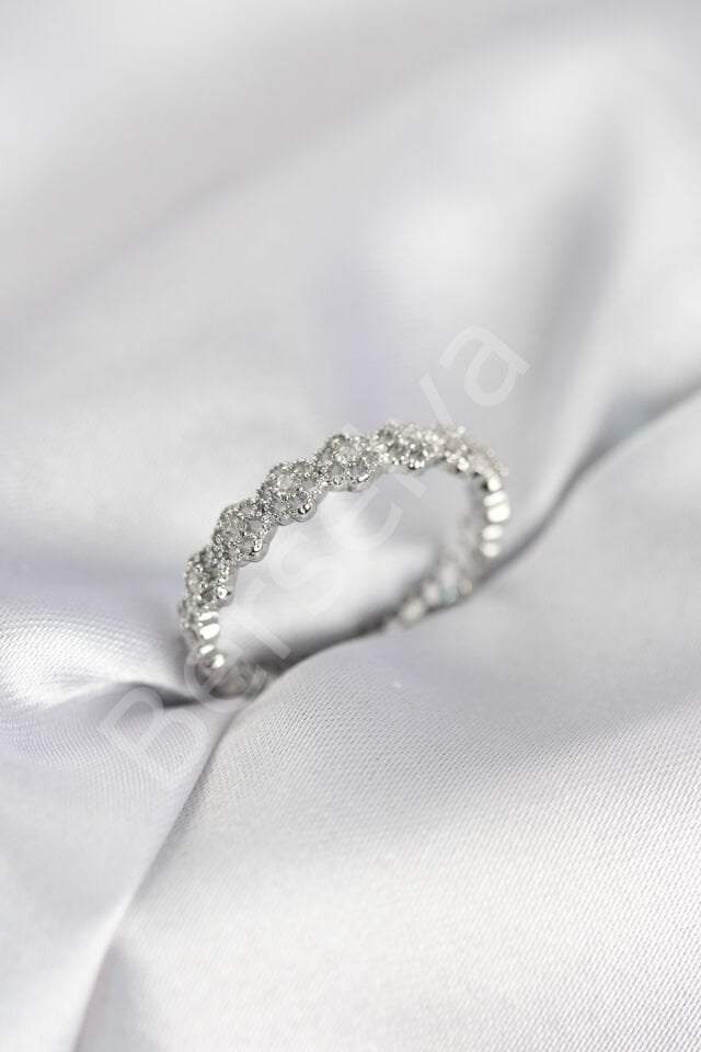 Sıralı Çiçek Model Gümüş Renk Zirkon Taşlı Kadın Yüzük