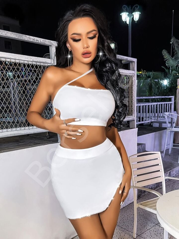 Özel Tasarım Beyaz Etekli Fantezi Mini Club Elbisesi