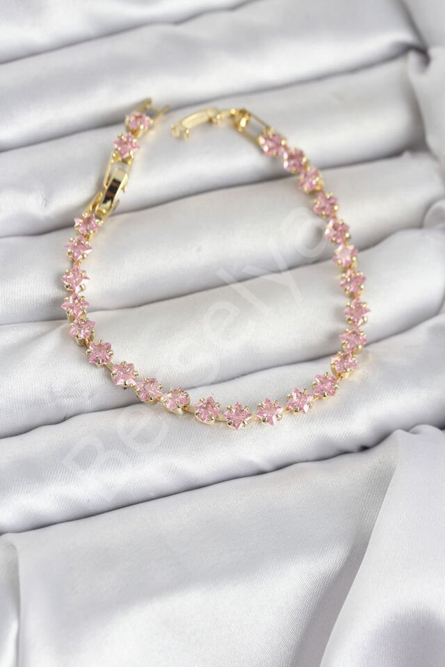 Pembe Kare Zirkon Taşlı Gold Renk Pirinç Su Yolu Kadın Bileklik