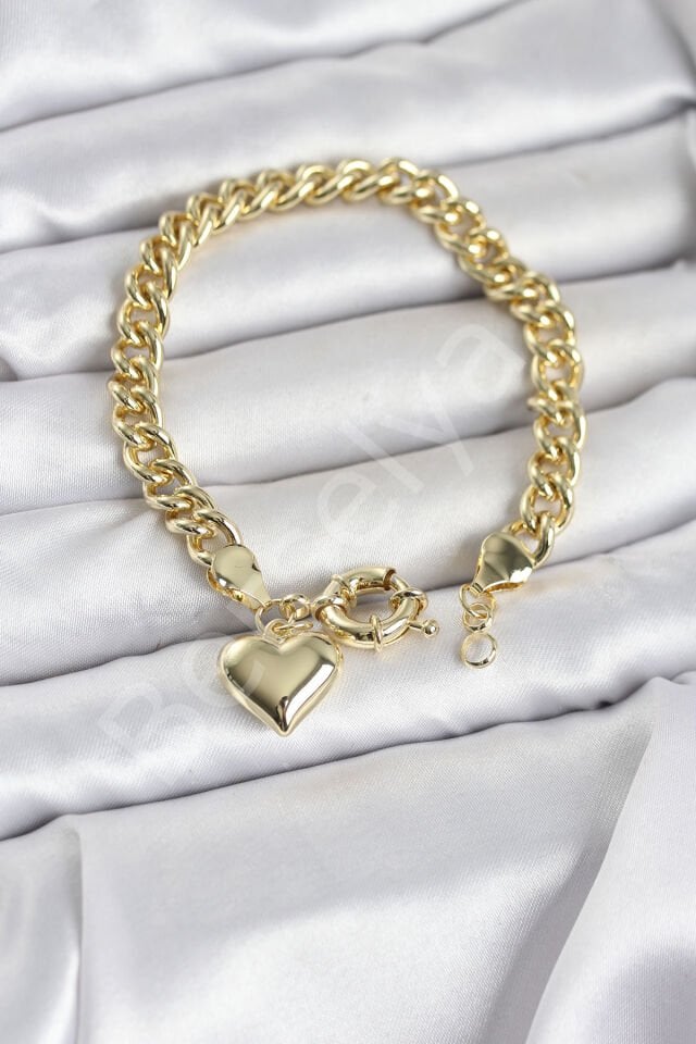 Kalp Detaylı Gold Renk Pirinç Kadın Bileklik