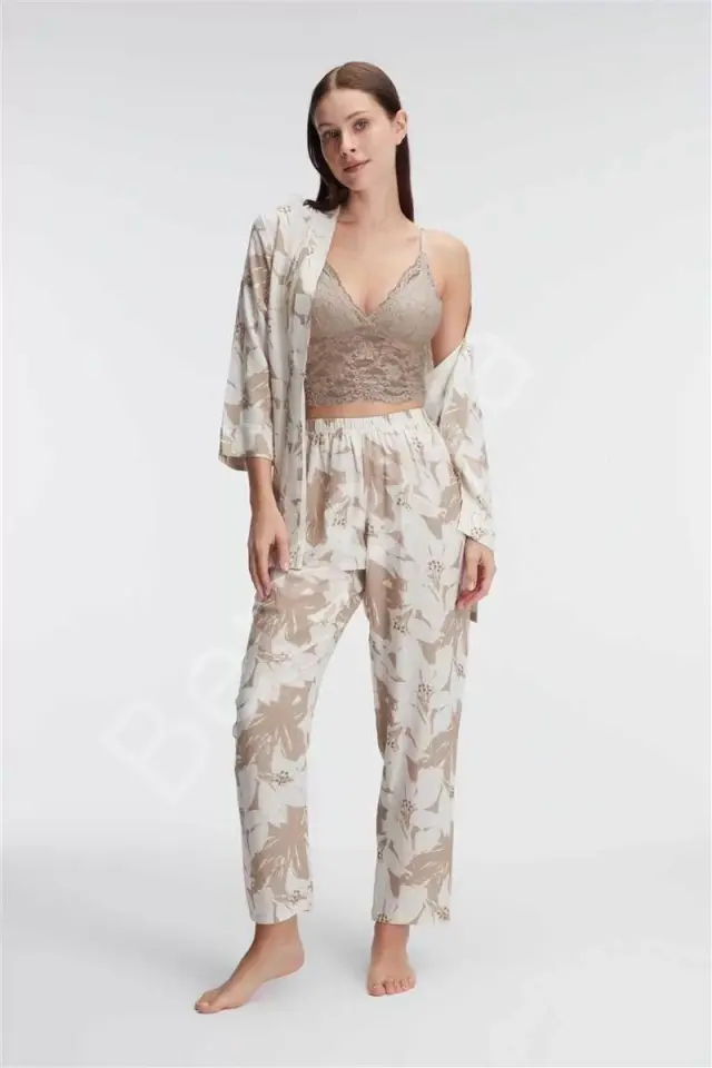 İp Askılı V Yaka Çiçek Desenli Yazlık Dokuma Dantel Detaylı Sabahlık Pijama Takımı
