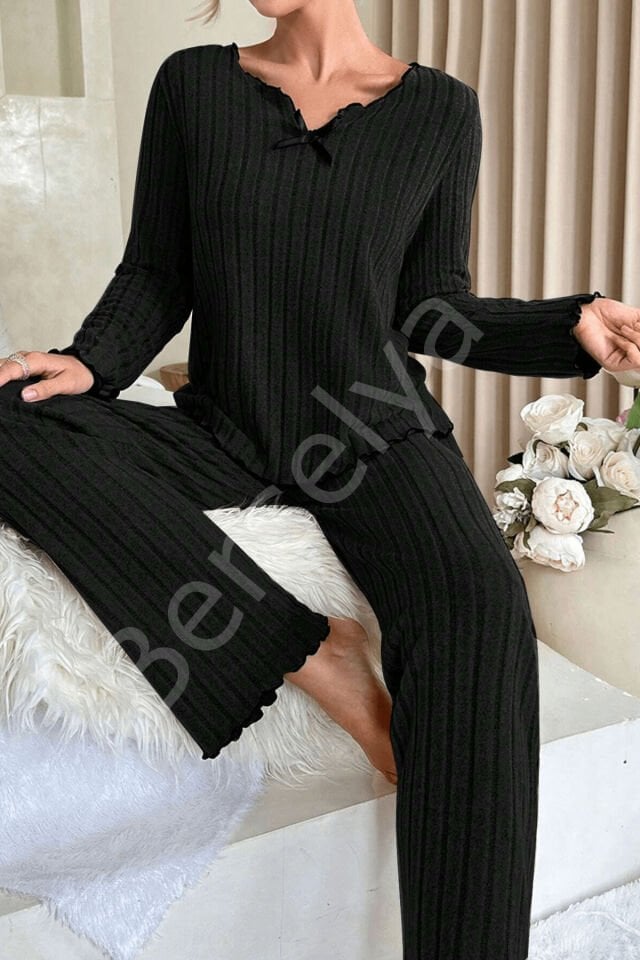 Kadın Siyah Uzun Kollu Fiyonklu Yuvarlak Yaka Mevsimlik Pijama Takımı