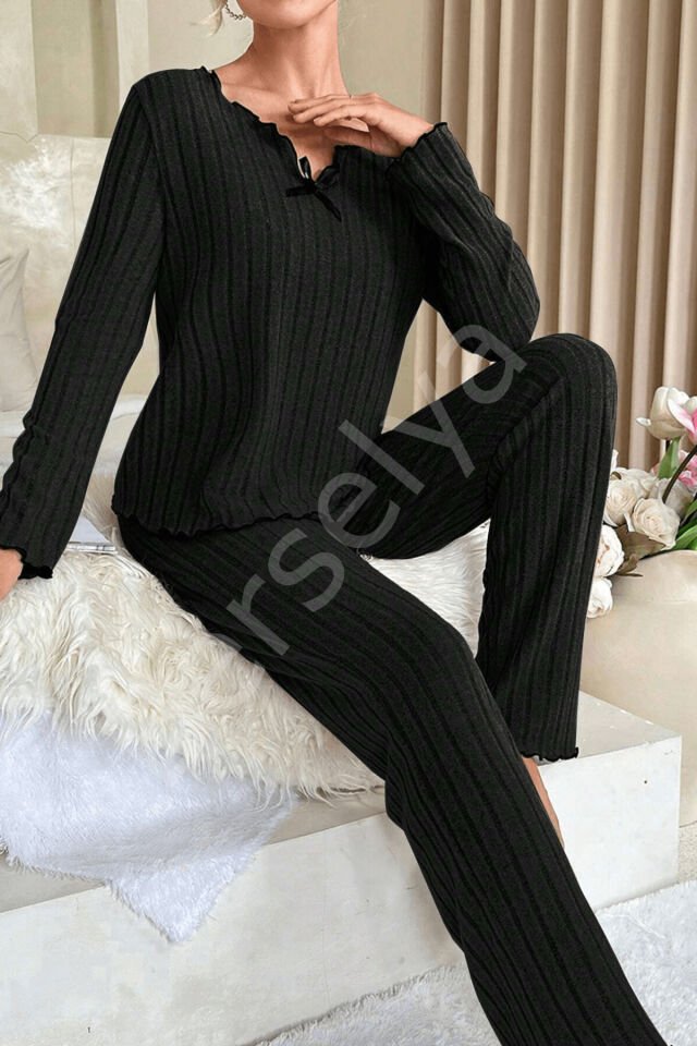 Kadın Siyah Uzun Kollu Fiyonklu Yuvarlak Yaka Mevsimlik Pijama Takımı