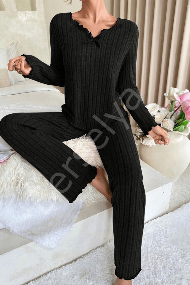 Kadın Siyah Uzun Kollu Fiyonklu Yuvarlak Yaka Mevsimlik Pijama Takımı