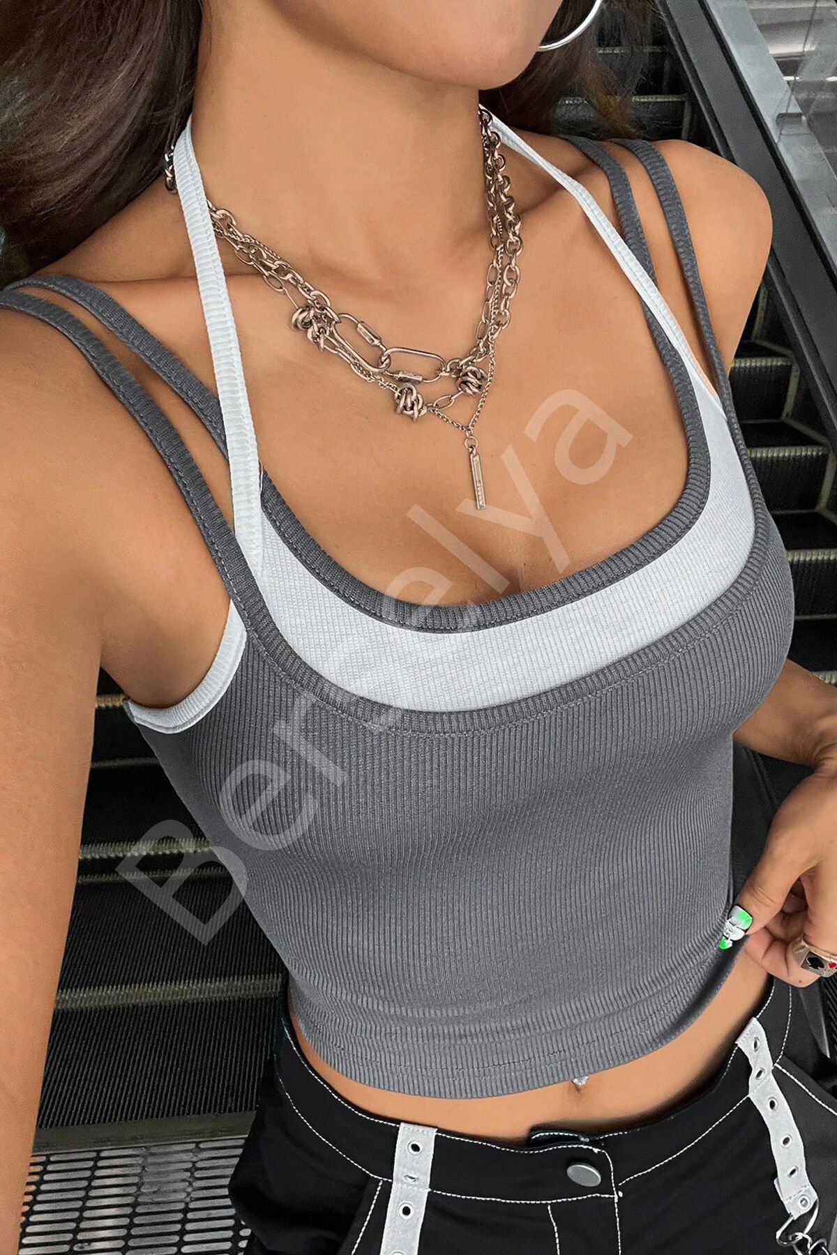 Kadın Antrasit Gri Beyaz Çift Renk Çapraz Askılı Crop Top Bluz