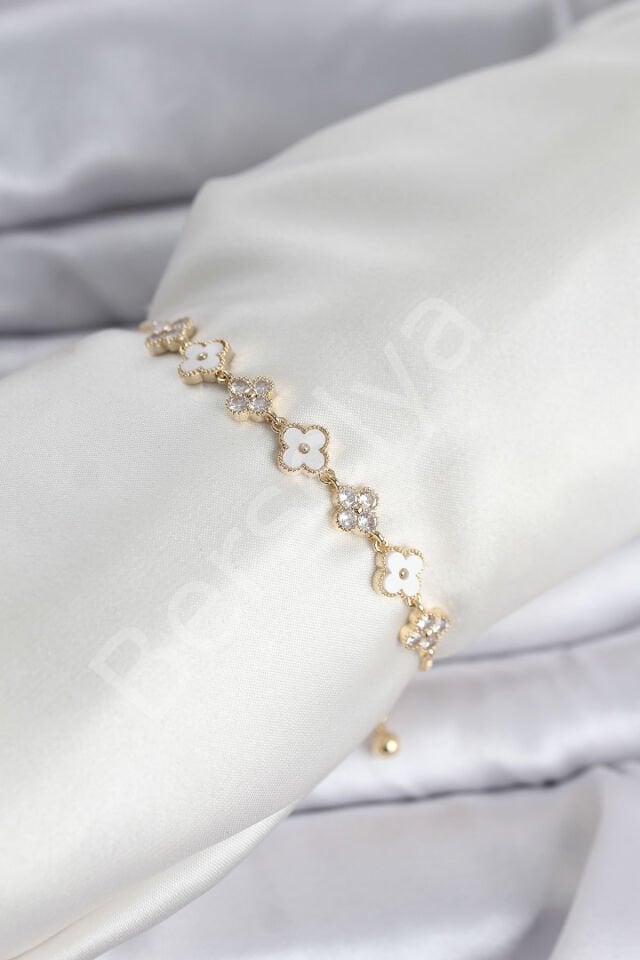 Gold Renk Zirkon Taşlı Sıralı Yonca Model Asansörlü Kadın Bileklik