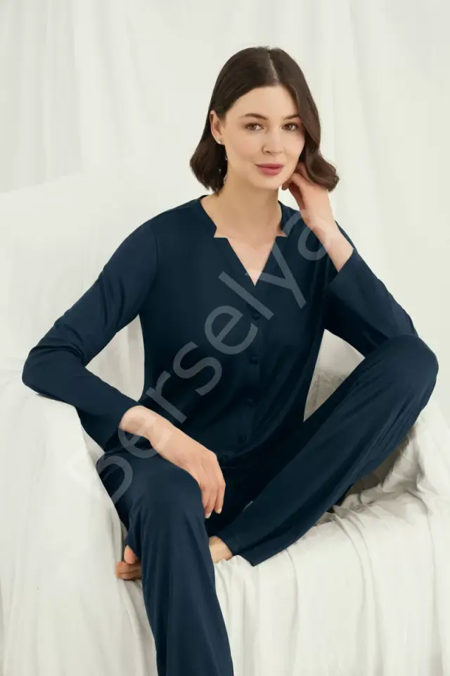 Uzun Kollu Boydan Düğmeli V Yaka Pijama Takımı