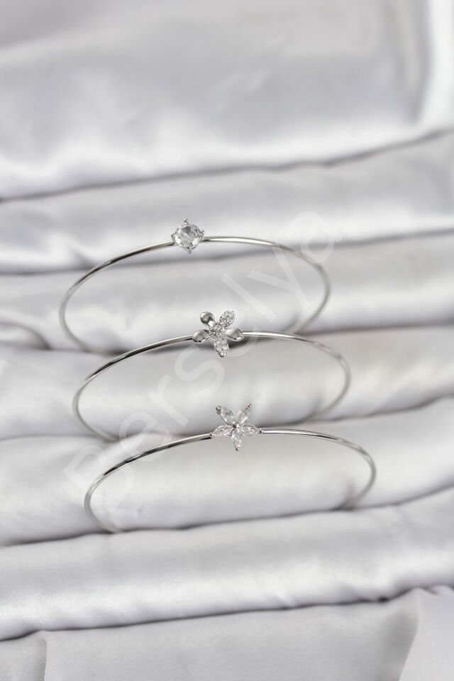 Gümüş Renk Zirkon Taşlı Pirinç 3'lü Kadın Bileklik Kombini