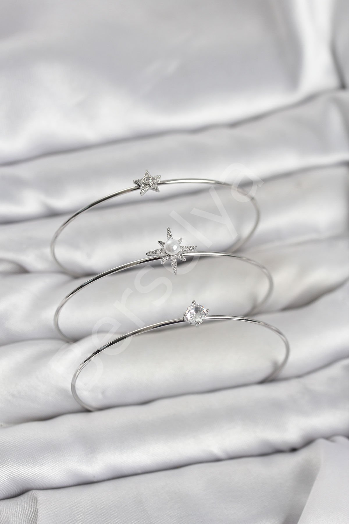 Gümüş Renk Kutup Yıldızı Model Zirkon Taşlı 3'lü Kadın Bileklik Kombini