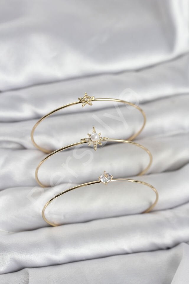 Gold Renk Kutup Yıldızı Model Zirkon Taşlı 3'lü Kadın Bileklik Kombini