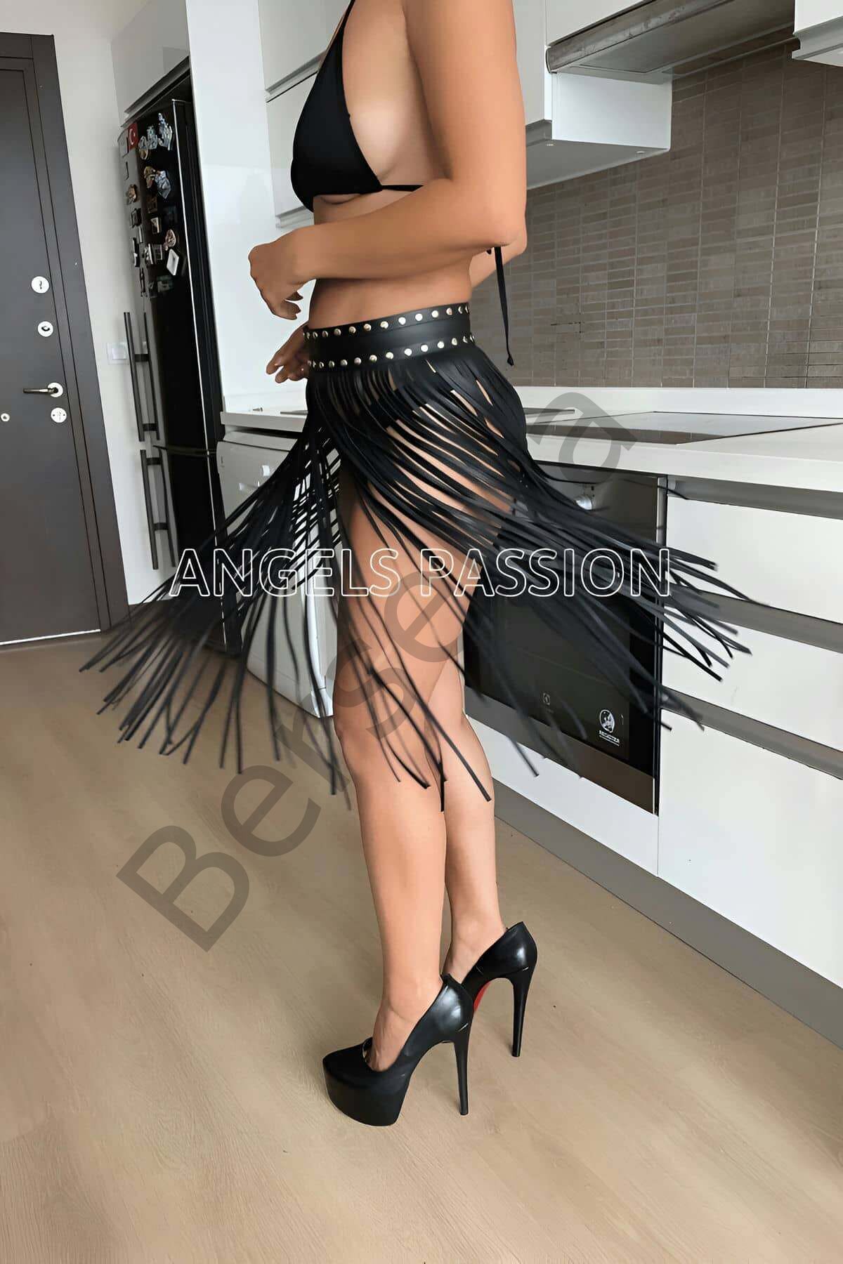 İnce Püsküllü Deri Fantazi Etek - Brf411