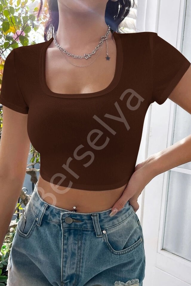 Kadın Kahverengi Yarım Kol Düz Yaka Crop Top Bluz