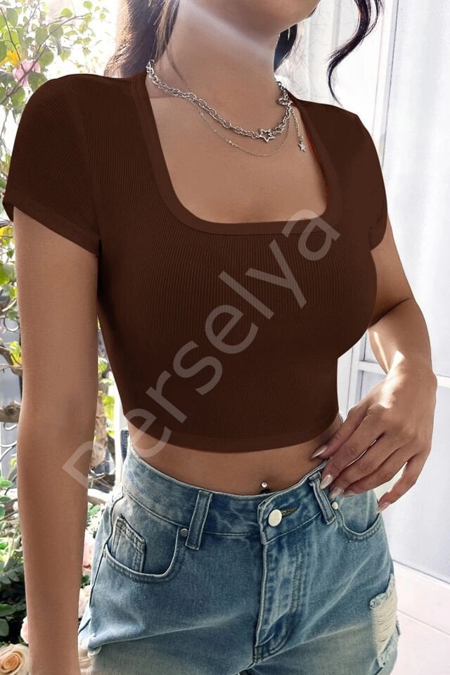 Kadın Kahverengi Yarım Kol Düz Yaka Crop Top Bluz