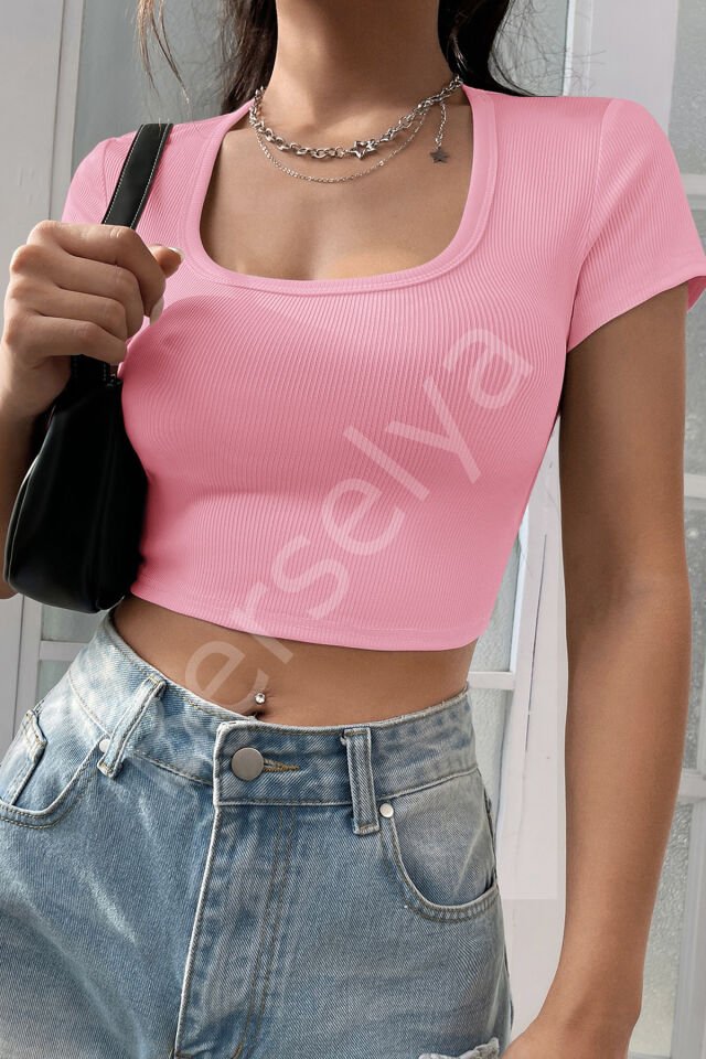 Kadın Pembe Yarım Kol Düz Yaka Crop Top Bluz