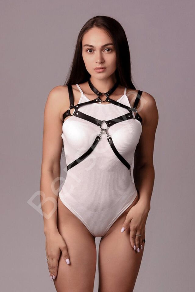 Boyunluklu Göğsü Açık Deri Fantazi Harness 1109