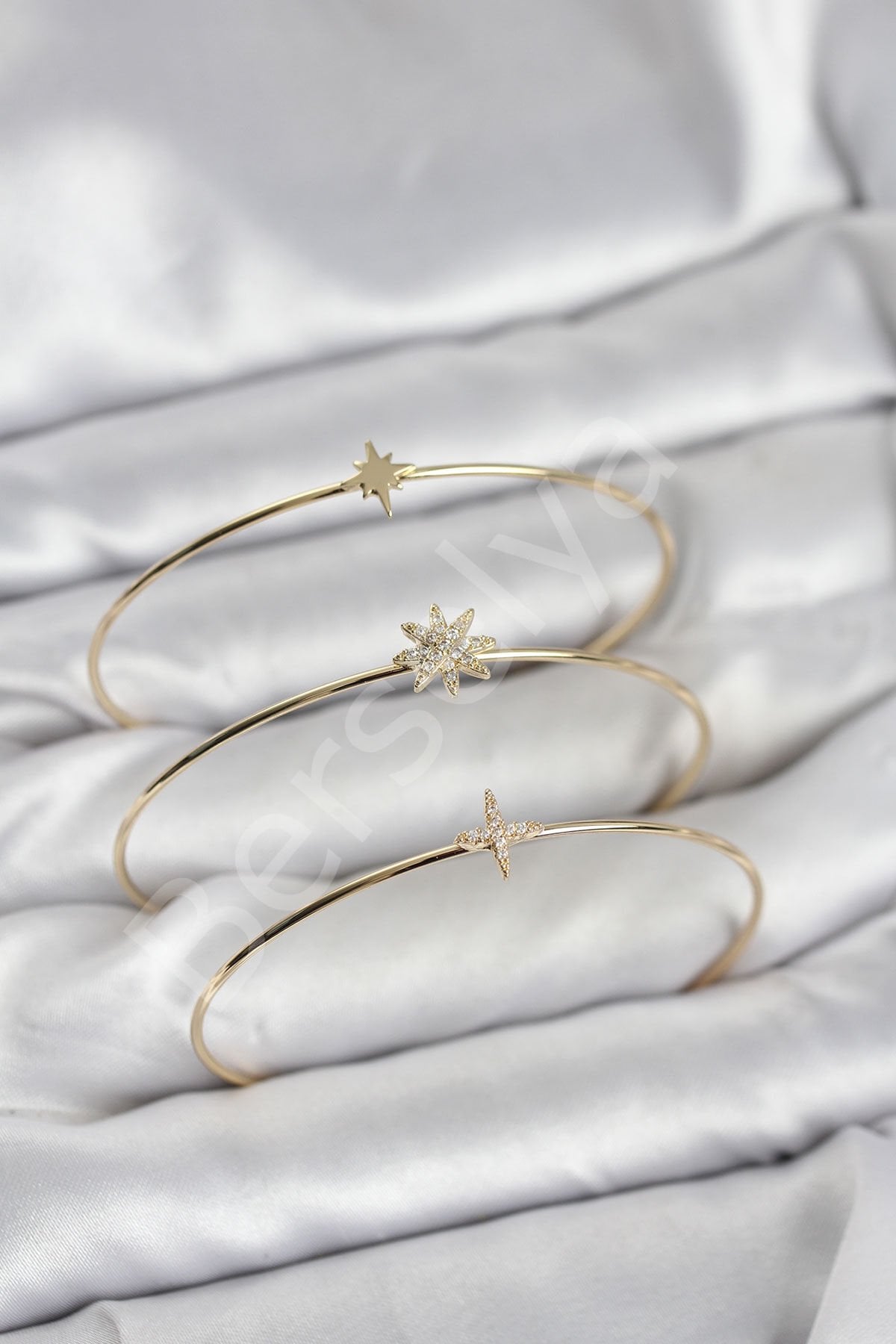 Zirkon Taşlı Kutup Yıldızı Model Gold Renk 3'lü Kadın Bileklik Kombini