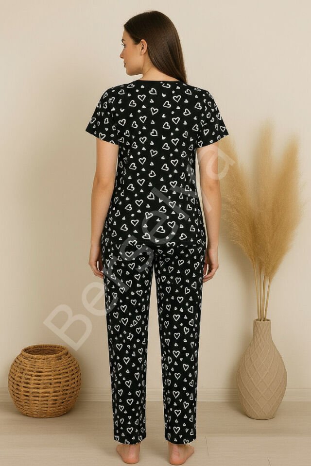 Kadın Siyah Kalp Desenli Fiyonklu Kısa Kollu Uzun Pijama Takımı