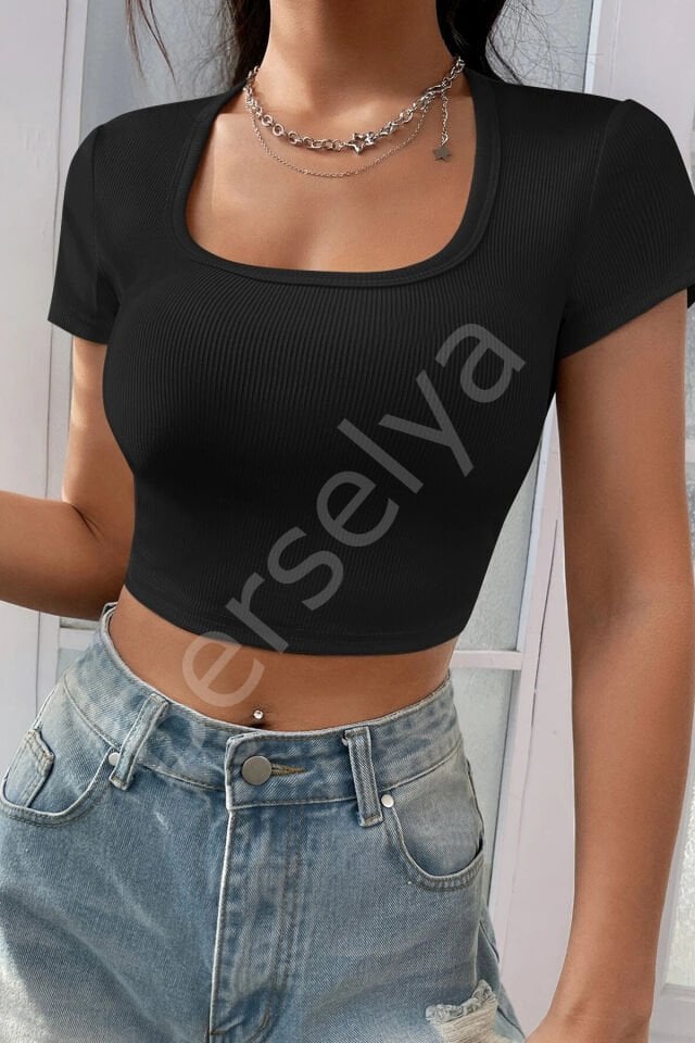 Kadın Siyah Yarım Kol Düz Yaka Crop Top Bluz