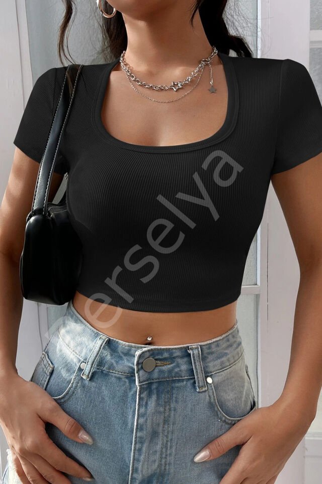 Kadın Siyah Yarım Kol Düz Yaka Crop Top Bluz
