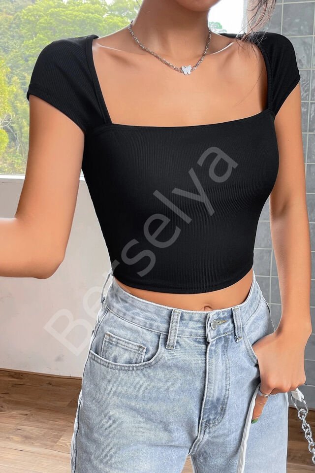 Kadın Siyah Kare Yaka Yarım Kol Göğüs Dekolteli Crop Top Bluz