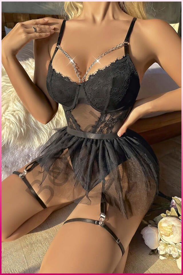 Siyah Göğüs Balenli, Tül Etekli Seksi Jartiyer Takım