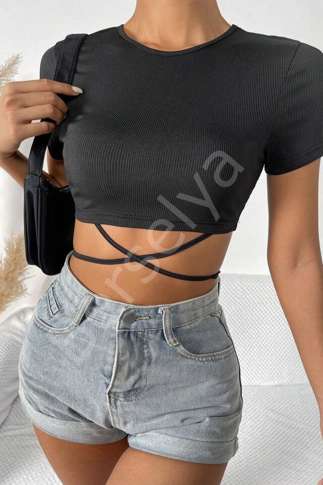 Kadın Siyah Yarım Kol Çapraz Bağlamalı Crop Top Bluz