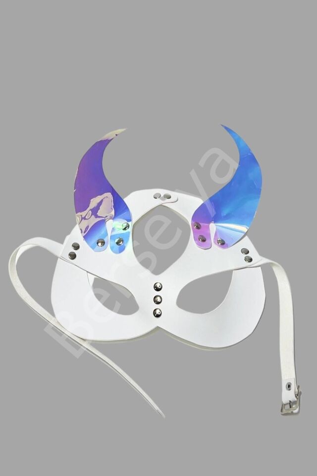 Beyaz Deri Ve Gümüş Şeytan Kulaklı Maske 800470