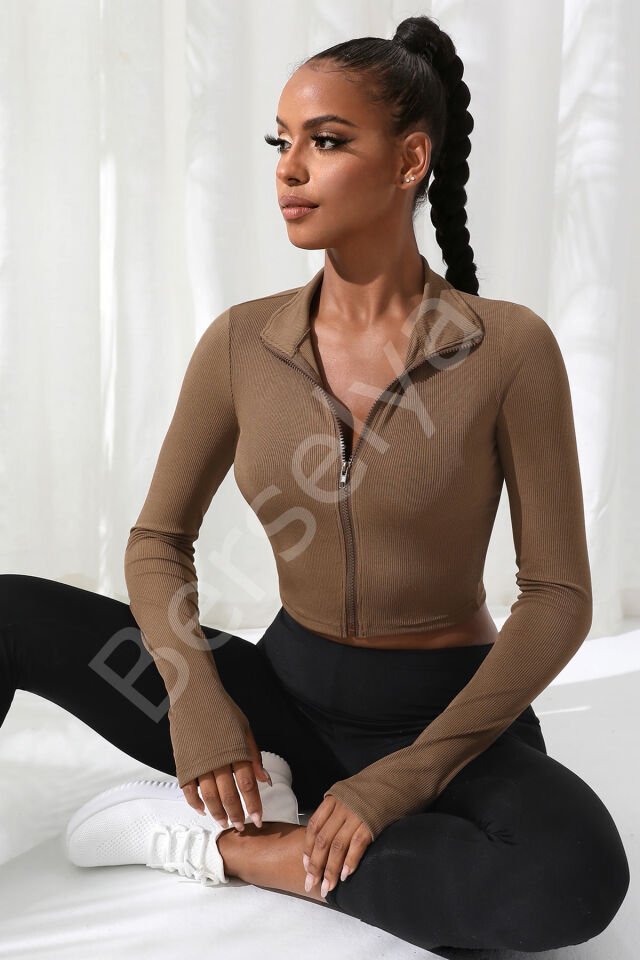 Kadın Kahverengi Uzun Kol Fermuarlı Parmak Geçme Detaylı Dik Yaka Crop Top Bluz