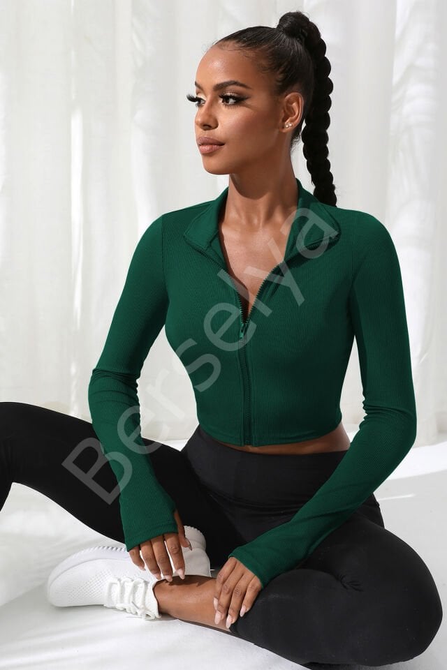Kadın Yeşil Uzun Kol Fermuarlı Parmak Geçme Detaylı Dik Yaka Crop Top Bluz