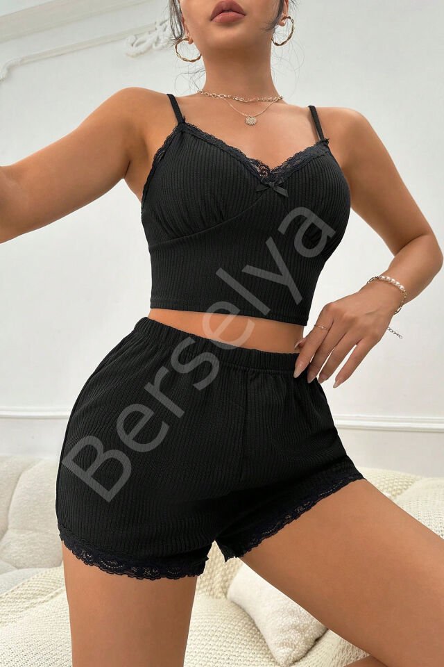 Kadın Siyah Alt Ve Üst Dantel Detaylı Fiyonklu Şortlu Gecelik Takımı