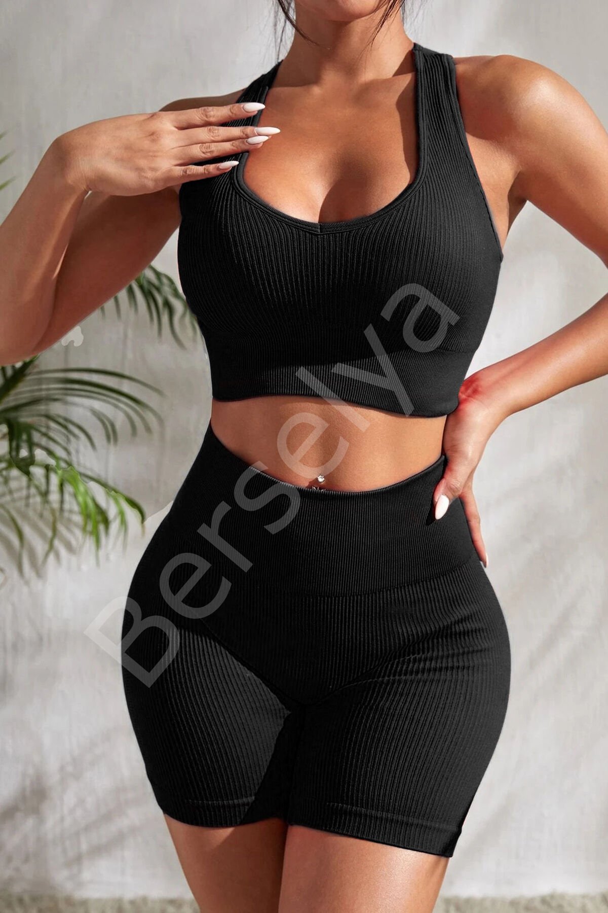 Kadın Siyah Yüksek Bel Çapraz Sırt Detaylı Şortlu Gecelik Takım