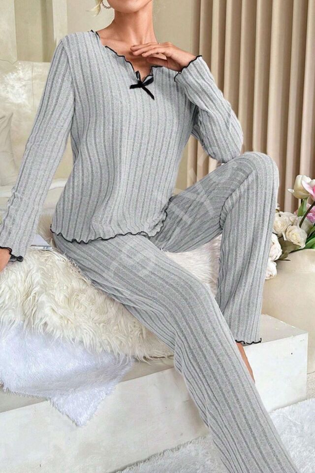 Kadın Gri Çizgili Uzun Kollu Fiyonk Detaylı Pijama Takımı Rahat Mevsimlik