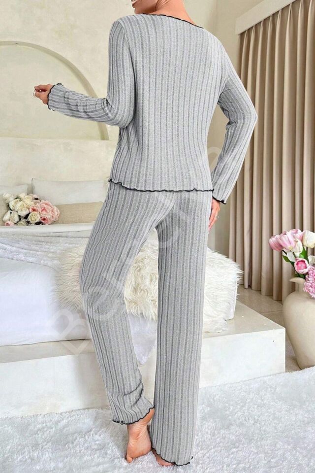 Kadın Gri Çizgili Uzun Kollu Fiyonk Detaylı Pijama Takımı Rahat Mevsimlik