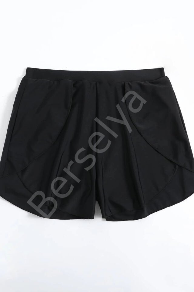 Kadın Siyah Yırtmaçlı Etek Görünümlü Şık Deniz Şortu